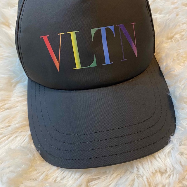 正規品状態◎ヴァレンティノ キャップ 帽子 VLTNレインボーカラーロゴ