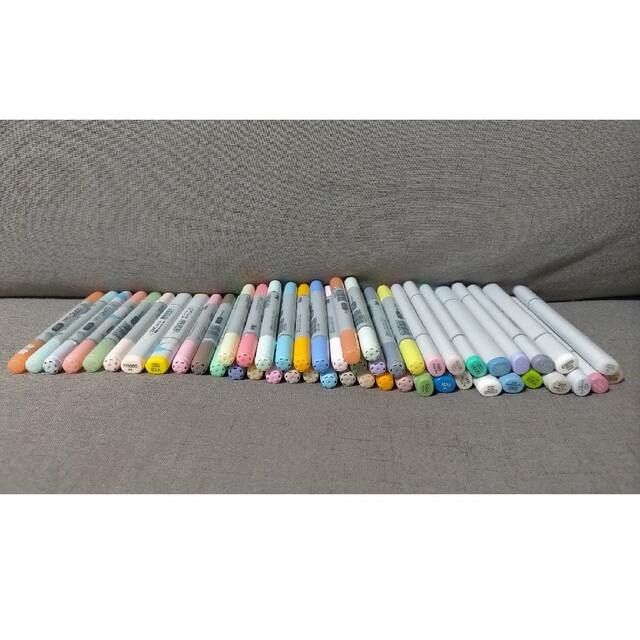 値下げ中✨ コピック  ✨ 52本set エンタメ/ホビーのアート用品(カラーペン/コピック)の商品写真