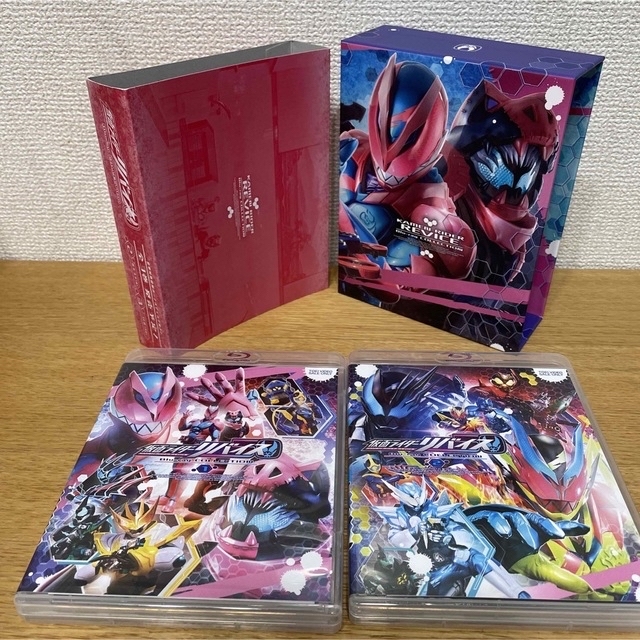 仮面ライダーリバイス Blu-ray COLLECTION初回限定版1、2巻