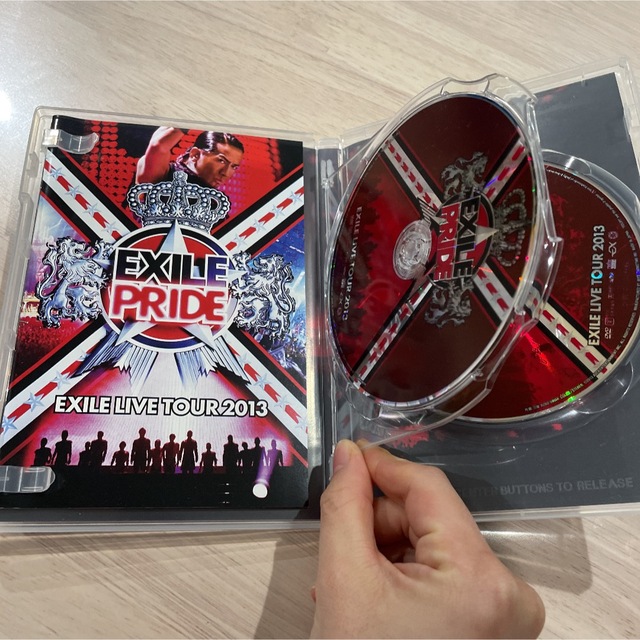 EXILE(エグザイル)のEXILE LIVE TOUR 2013\"EXILE PRIDE\"〈2枚組〉 エンタメ/ホビーのDVD/ブルーレイ(ミュージック)の商品写真
