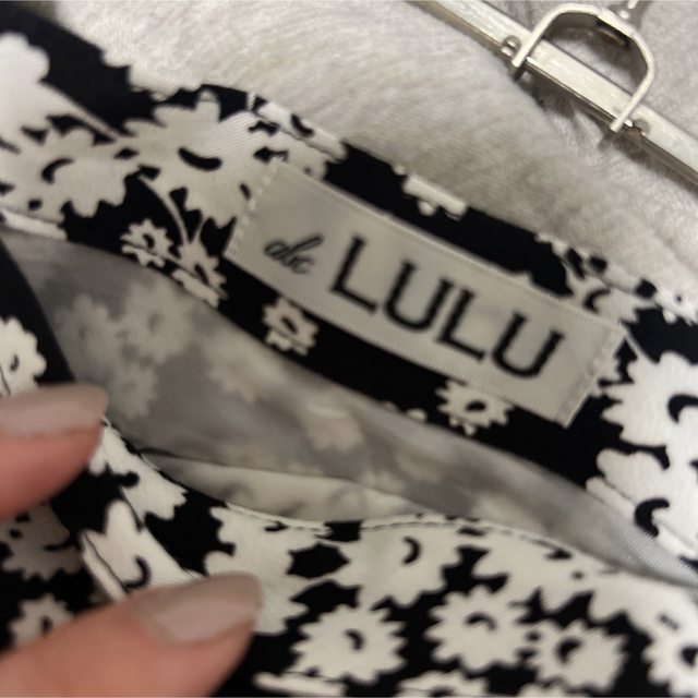 EDIT.FOR LULU(エディットフォールル)のEDIT.FOR LULUフラワーバイアスマキシスカート　ブラック34 レディースのスカート(ロングスカート)の商品写真
