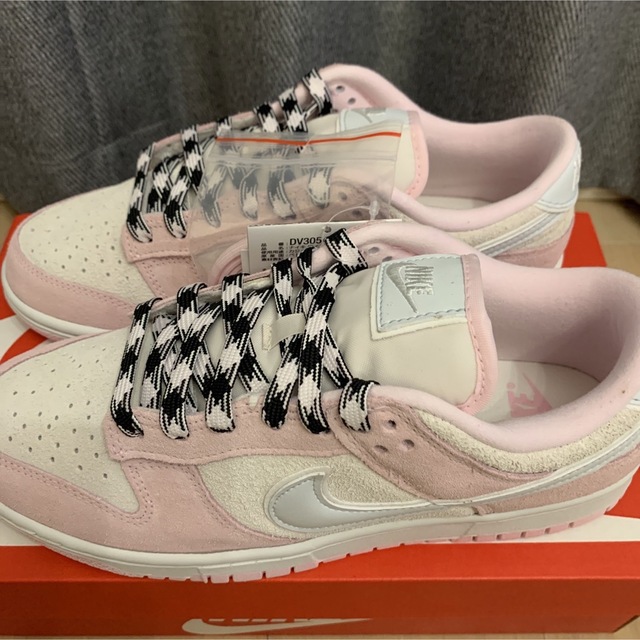 【新品】NIKE ナイキ　ウィメンズ　ダンクローLX