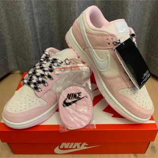 ナイキ(NIKE)のナイキ ウィメンズ ダンク ロー LX ピンク(スニーカー)