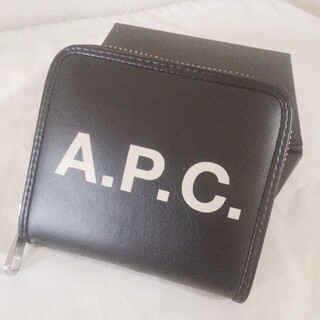 アーペーセー(A.P.C)のA.P.C. ミニウォレット　コンパクト　二つ折り財布 モルガン ロゴ 黒(財布)