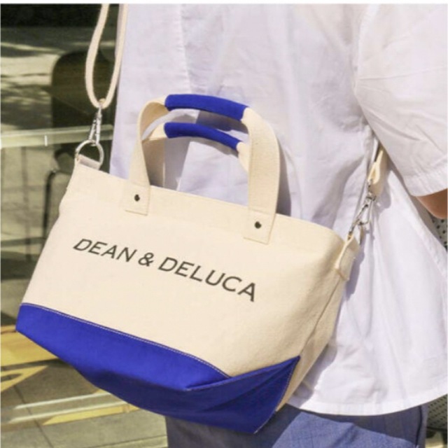 DEAN & DELUCA(ディーンアンドデルーカ)のDEAN & DELUCA キャンバストートバッグ ブルー&ナチュラル Sサイズ レディースのバッグ(トートバッグ)の商品写真