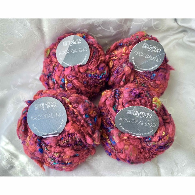 フィルクローサ 可愛い配色の毛糸50g×4玉 made in ITALY ハンドメイドの素材/材料(生地/糸)の商品写真