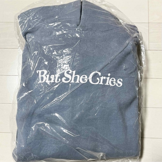 Girls Don't Cry(ガールズドントクライ)のBut She Cries HOODIE XL メンズのトップス(パーカー)の商品写真