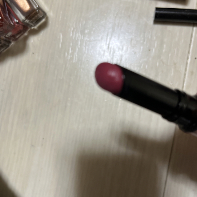 パラドゥ　プレミアムエッセンスルージュ　ＷＮ01 コスメ/美容のベースメイク/化粧品(口紅)の商品写真