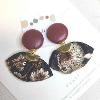 刺繍リボン　イヤリング(クリップ式)(イヤリング)