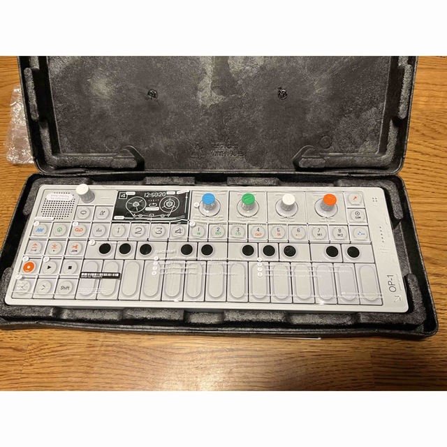 新品同様 teenage op-1 engineering キーボード+シンセサイザー - kajal.pl