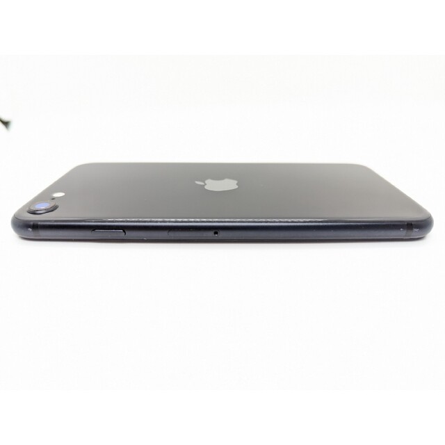 iPhone(アイフォーン)のiPhone SE2 第2世代 ブラック 64 GB SIMフリー 本体 スマホ/家電/カメラのスマートフォン/携帯電話(スマートフォン本体)の商品写真