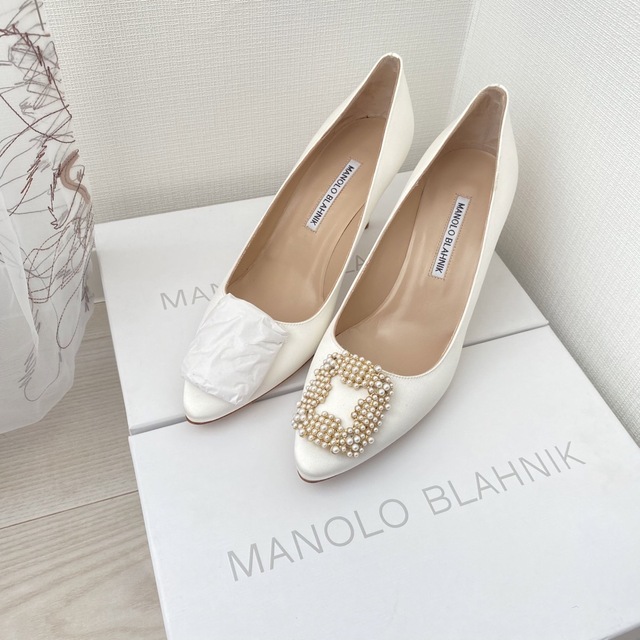 【MANOLO BLAHNIK】マノロブラニクハンギシ サテンパンプス