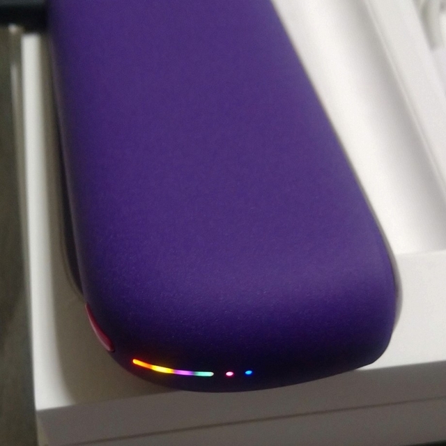 IQOS(アイコス)の【LEDカスタム】アイコス イルマ ネオン×レインボー【新品·未登録】⑤ メンズのファッション小物(タバコグッズ)の商品写真