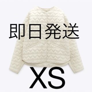 ザラ(ZARA)の【新品タグ付】zara ハートキルティングジャケット(ノーカラージャケット)