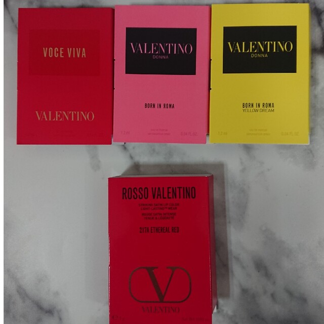 VALENTINO(ヴァレンティノ)のVALENTINO ヴァレンティノ オードパルファン ミニマスカラ コスメ/美容の香水(ユニセックス)の商品写真