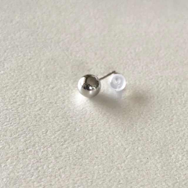 プラチナピアス  片耳ピアス  6mm pt900  シリコンキャッチ付き