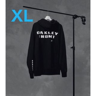 フラグメント(FRAGMENT)のXLサイズ FRAGMENT x OAKLEY HOODIE(パーカー)