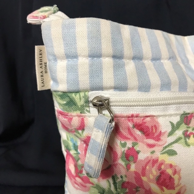 LAURA ASHLEY(ローラアシュレイ)のLAURA  ASHLEY  バッグインバッグ レディースのファッション小物(ポーチ)の商品写真