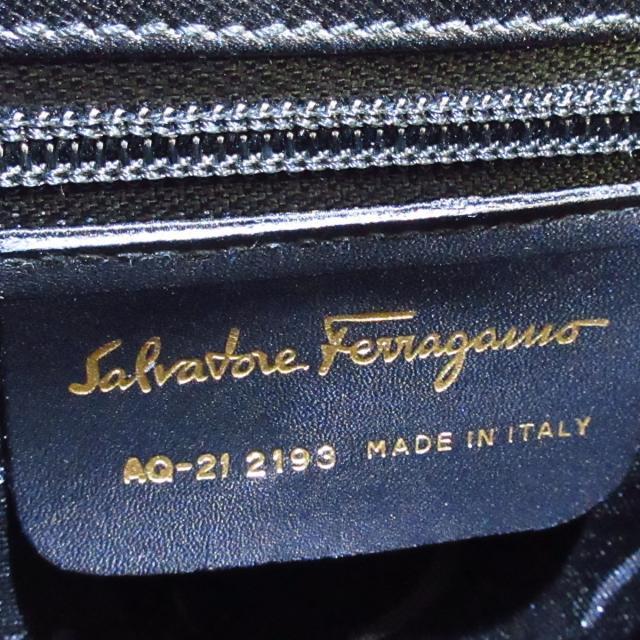 Salvatore Ferragamo(サルヴァトーレフェラガモ)のサルバトーレフェラガモ ハンドバッグ 黒 レディースのバッグ(ハンドバッグ)の商品写真