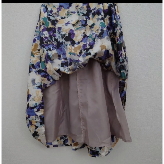 未使用タグ付き　インシード　フレアースカート レディースのスカート(ひざ丈スカート)の商品写真