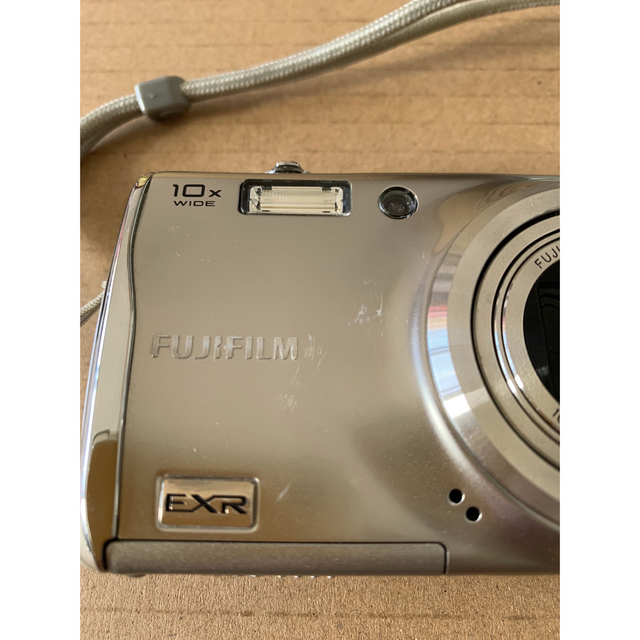 富士フイルム(フジフイルム)の富士フィルム　FINEPIX F70EXR スマホ/家電/カメラのカメラ(コンパクトデジタルカメラ)の商品写真