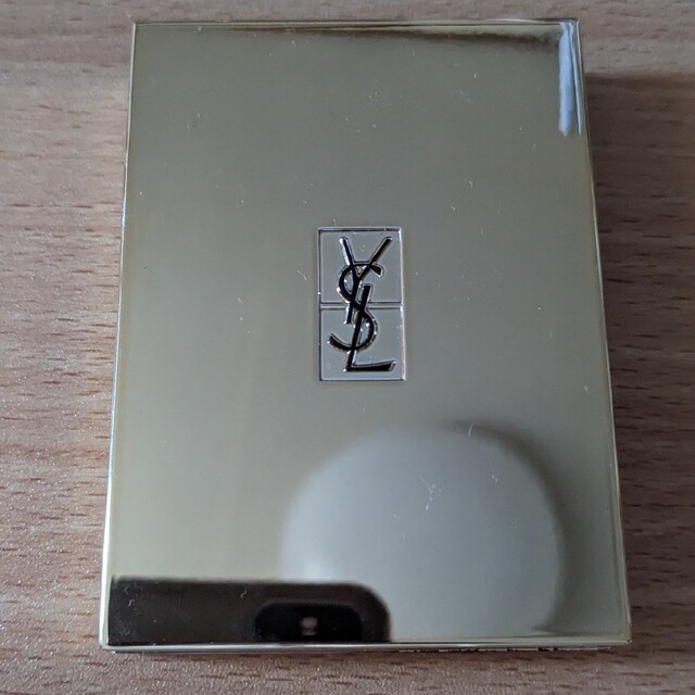 Yves Saint Laurent(イヴサンローラン)の【美品】イブサンローラン ブロウクチュールパレット コスメ/美容のベースメイク/化粧品(パウダーアイブロウ)の商品写真