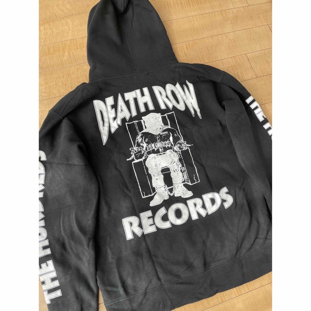 THE HUNDREDS(ザハンドレッツ)のTHE HUNDREDS×DEATH ROW RECORDS パーカーBLACK メンズのトップス(パーカー)の商品写真