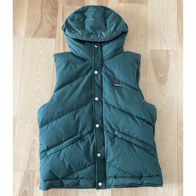 Supreme(シュプリーム)のsupreme Hooded Down Vest メンズのジャケット/アウター(ダウンベスト)の商品写真