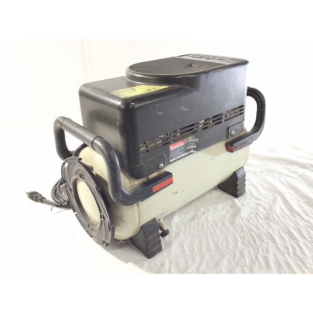 Makita - ☆中古品☆makita マキタ 常圧 エアコンプレッサ Makita - ☆中古品☆makita マキタ 常圧 エアコンプレッサ