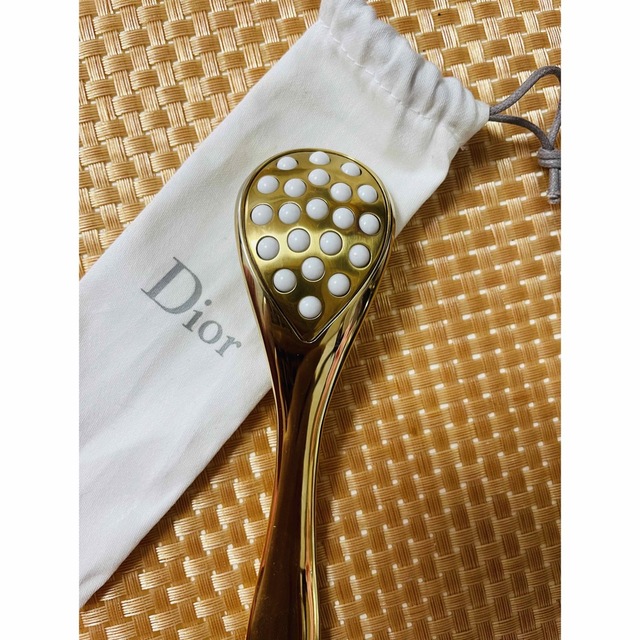 Dior(ディオール)のあき様専用❗️ディオール　ペタルマルチパール　マッサージ用ツール コスメ/美容のスキンケア/基礎化粧品(その他)の商品写真