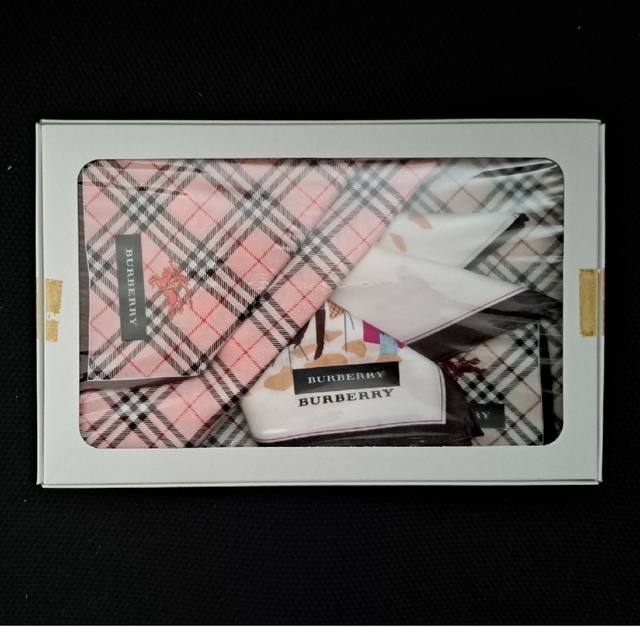 BURBERRY(バーバリー)の新品　BURBERRY　ハンカチ3枚セット メンズのファッション小物(ハンカチ/ポケットチーフ)の商品写真