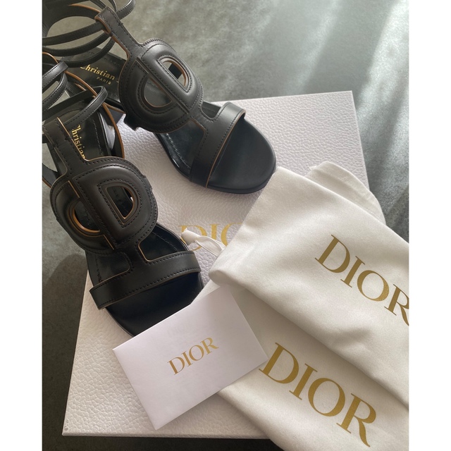 Christian Dior(クリスチャンディオール)の本日限定最終お値下げ！ディオール　サンダル　新品未使用 レディースの靴/シューズ(サンダル)の商品写真