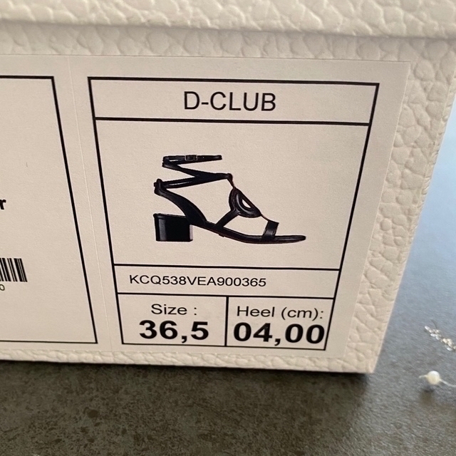 Christian Dior(クリスチャンディオール)の本日限定最終お値下げ！ディオール　サンダル　新品未使用 レディースの靴/シューズ(サンダル)の商品写真