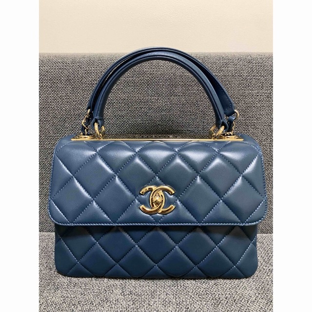 CHANEL トップハンドルフラップバッグ　マトラッセ