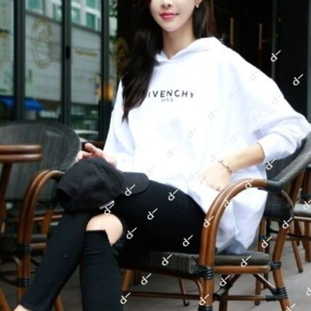 GIVENCHY(ジバンシィ)の●新品/正規品● GIVENCHY PARIS OVERSIZE Vintage レディースのトップス(パーカー)の商品写真