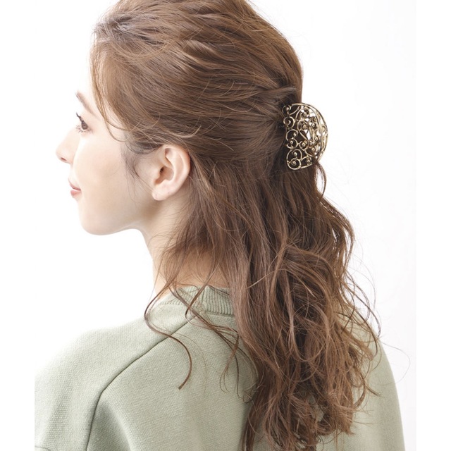 acca(アッカ)の新品！神戸ヴァンテーヌ　アンティーク調 透かし  ヘアアクセ  ヘアクリップ レディースのヘアアクセサリー(バレッタ/ヘアクリップ)の商品写真