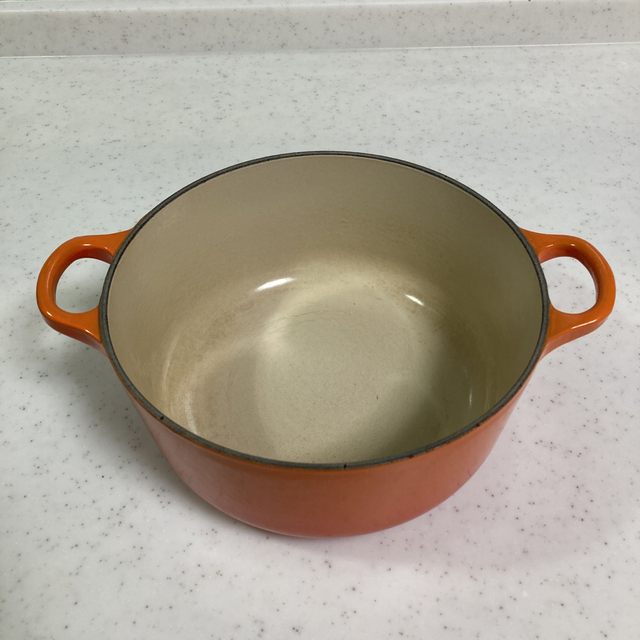 LE CREUSET(ルクルーゼ)のル・クルーゼ　ココット・ロンド　20cm インテリア/住まい/日用品のキッチン/食器(鍋/フライパン)の商品写真