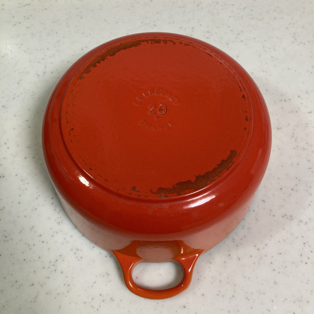 LE CREUSET(ルクルーゼ)のル・クルーゼ　ココット・ロンド　20cm インテリア/住まい/日用品のキッチン/食器(鍋/フライパン)の商品写真