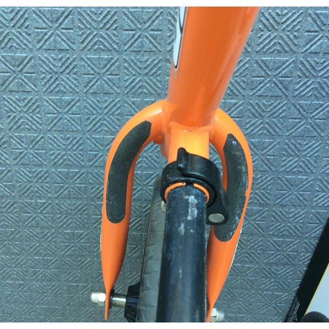 STRIDA(ストライダ)のストライダー  スポーツモデル　オレンジ　消毒清掃済み　箱あり キッズ/ベビー/マタニティの外出/移動用品(自転車)の商品写真