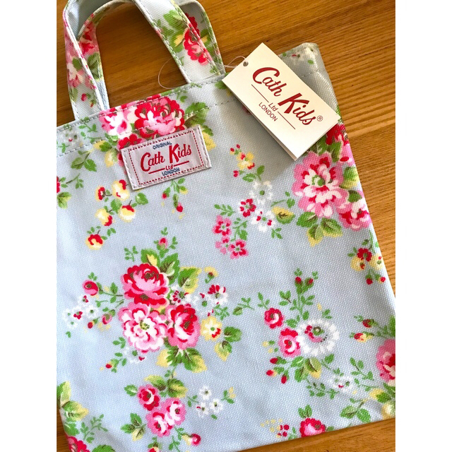 Cath Kidston(キャスキッドソン)のCath kidston ビニールトートバッグ　2つセット レディースのバッグ(トートバッグ)の商品写真