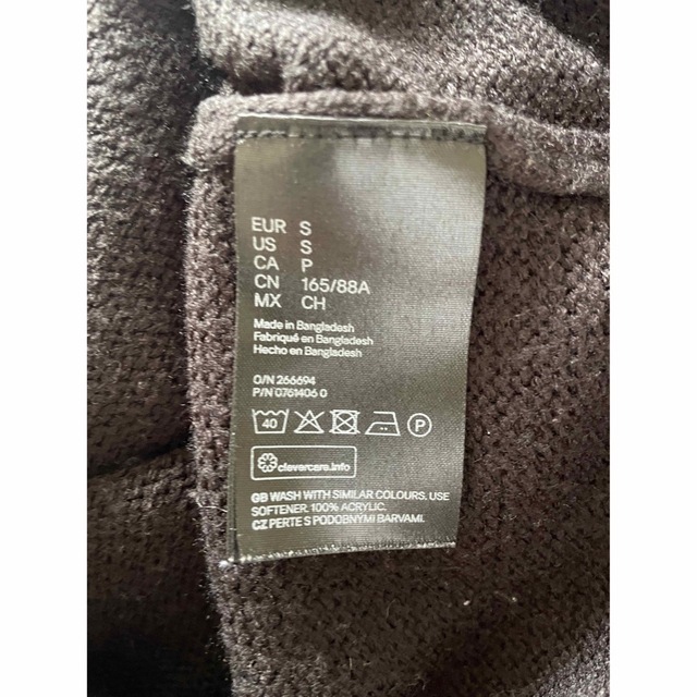 H&M(エイチアンドエム)のハイネック　ブラックニット レディースのトップス(ニット/セーター)の商品写真