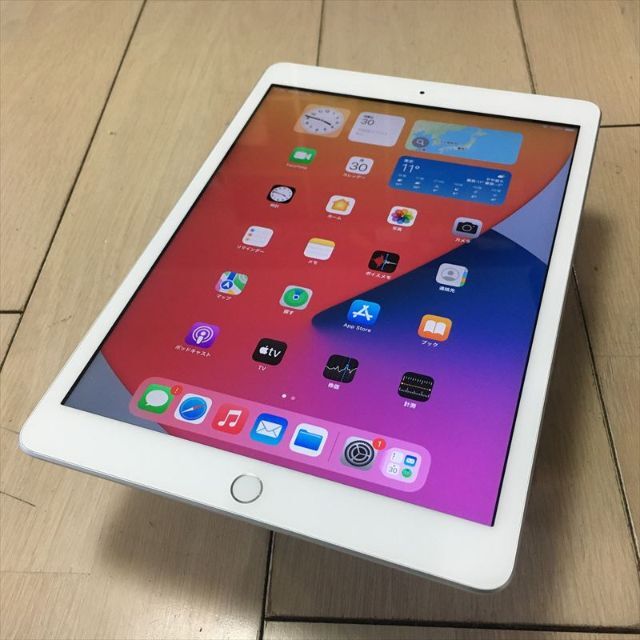 Apple(アップル)の5日まで 263) Apple iPad 第7世代 WiFi 32GB シルバー スマホ/家電/カメラのPC/タブレット(タブレット)の商品写真