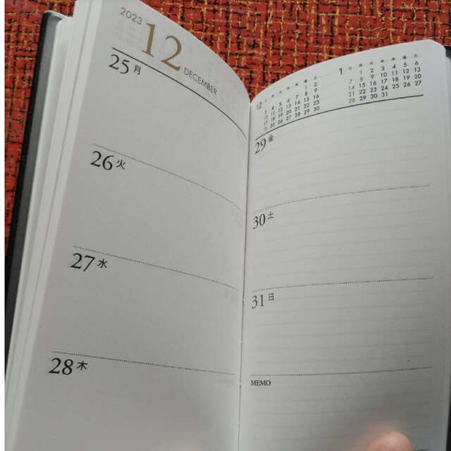 みずほ銀行　2023 卓上カレンダー＆システム手帳 インテリア/住まい/日用品の文房具(カレンダー/スケジュール)の商品写真