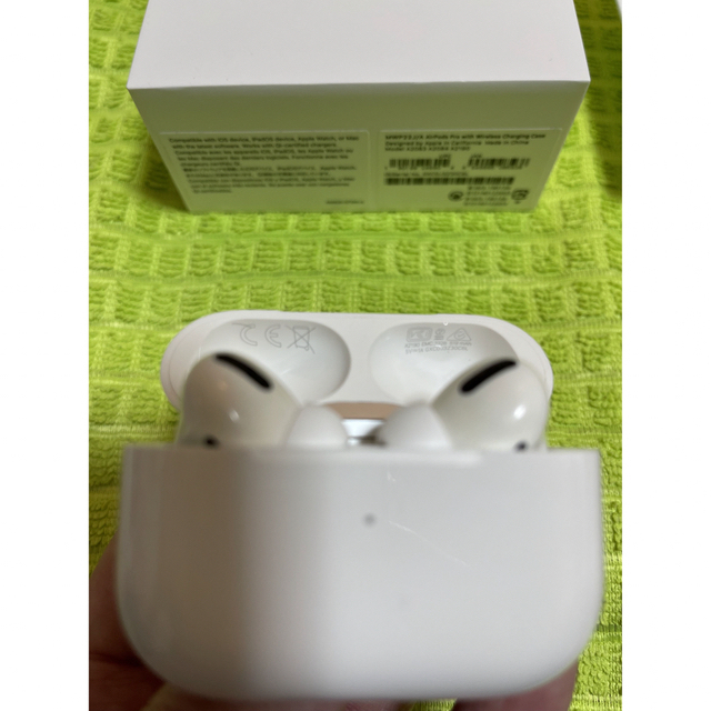 Apple(アップル)のAPPLE AirPods Pro ノイズキャンセリング付完全ワイヤレスイヤホン スマホ/家電/カメラのオーディオ機器(ヘッドフォン/イヤフォン)の商品写真