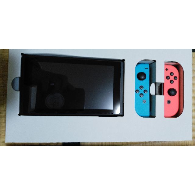 Nintendo Switch(ニンテンドースイッチ)のニンテンドースイッチ本体（＋ソフトセット） エンタメ/ホビーのゲームソフト/ゲーム機本体(家庭用ゲーム機本体)の商品写真