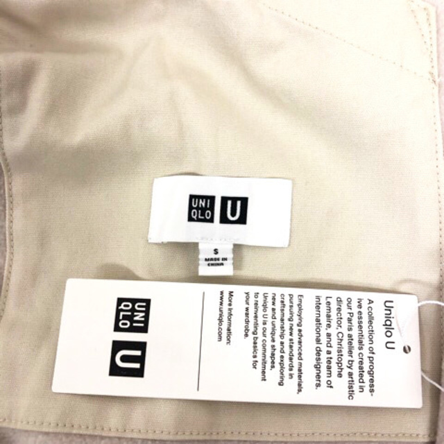 UNIQLO(ユニクロ)のUNIQLO フーデッドジップアップブルゾン パーカー S ホワイト  レディースのジャケット/アウター(ブルゾン)の商品写真