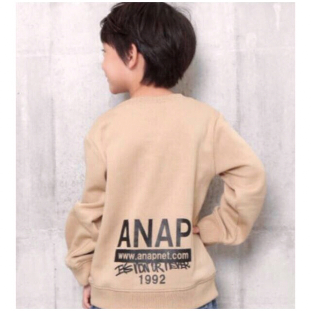 ANAP Kids(アナップキッズ)の新品ANAPKIDS☆125~135 スター ロゴ トレーナーベージュ アナップ キッズ/ベビー/マタニティのキッズ服女の子用(90cm~)(Tシャツ/カットソー)の商品写真