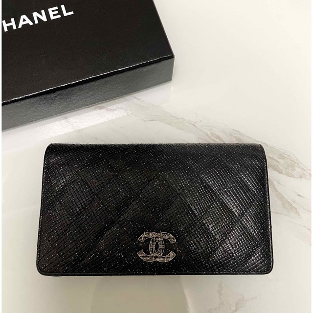 お試し価格！】 CHANEL マトラッセキャビアスキン二つ折り財布 日本未