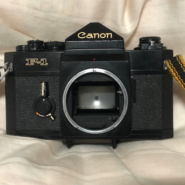 キャノン・フィルムカメラ★Canon　F-1　ボディのみ★ミラー、スクリーンのカ