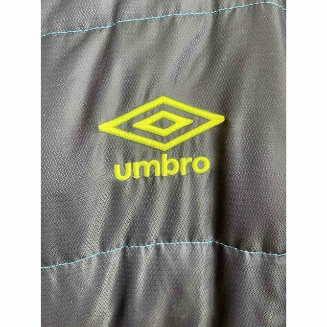 UMBRO(アンブロ)のベンチコート umbro 140センチ ネイビー/イエロー スポーツ/アウトドアのスポーツ/アウトドア その他(その他)の商品写真